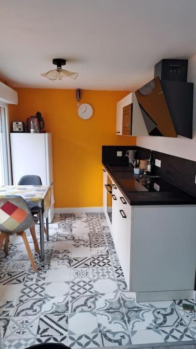 Charmante Petite Maison Proche Du Port, Maison 7 Биник Екстериор снимка