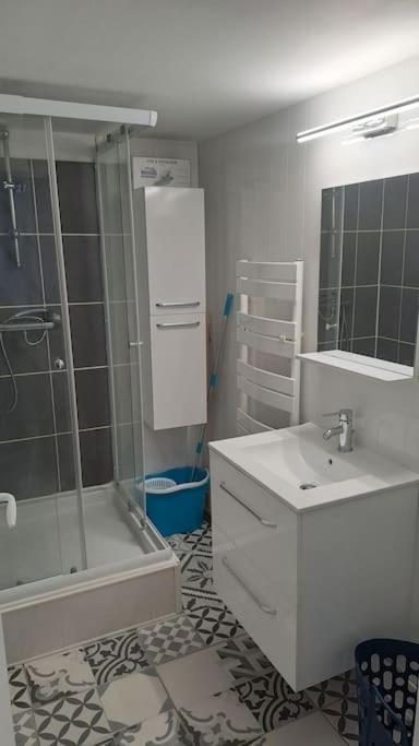 Charmante Petite Maison Proche Du Port, Maison 7 Биник Екстериор снимка