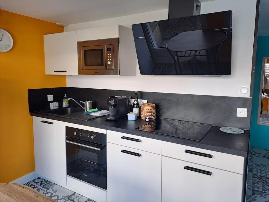 Charmante Petite Maison Proche Du Port, Maison 7 Биник Екстериор снимка